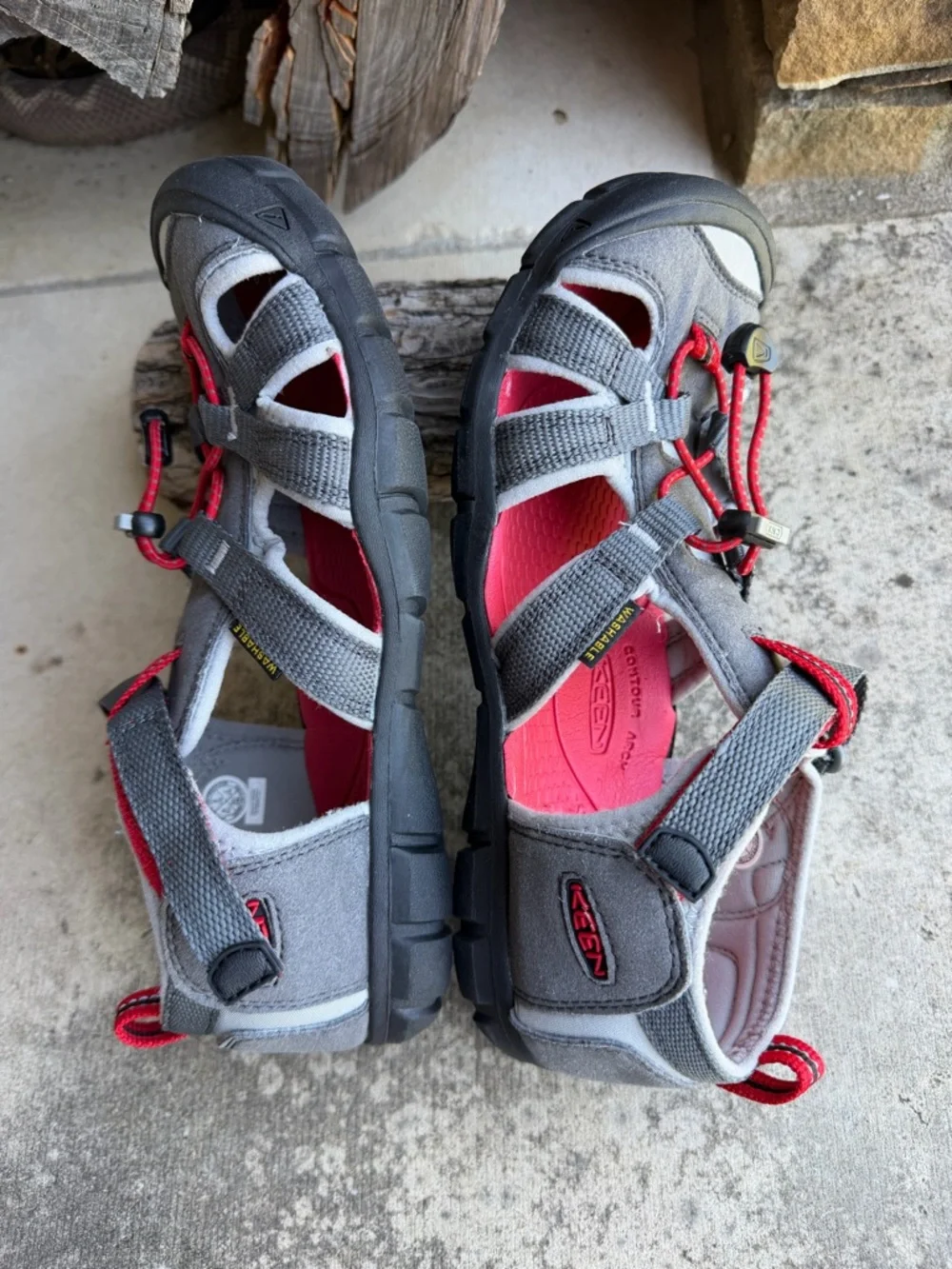 Keen Kids Grey and Red‎ Closed-Toe Outdoor Shoe Sandals Sz-6. NWOB. R